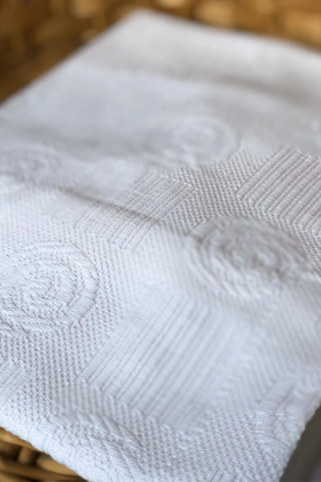 Lüks Jakarlı Desen Tek Kişilik Otel Pikesi