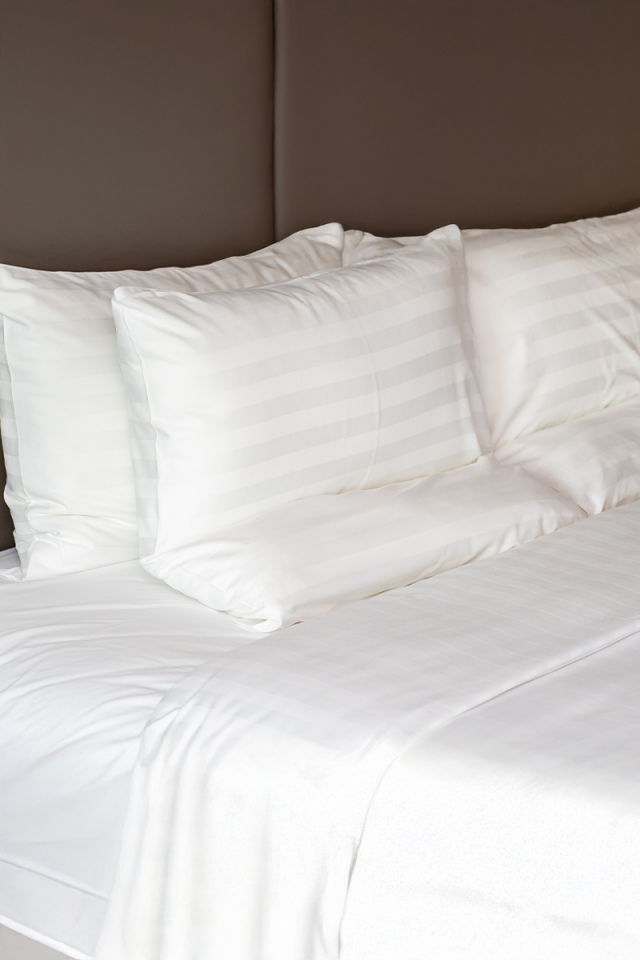 83 Tel Çizgili Pamuk Saten Otel Oxford Yastık Kılıfı